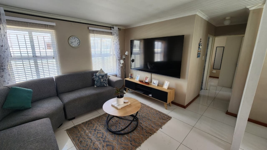 4 Bedroom Property for Sale in Mykonos Western Cape